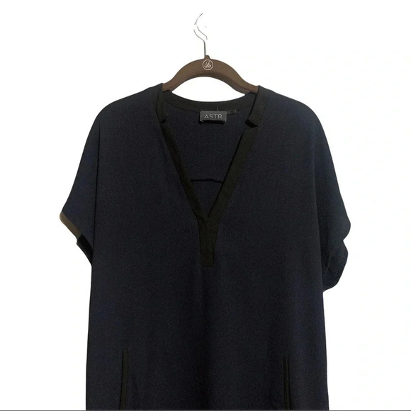 ASTR V NECK SHIFT DRESS Navy Black Size Small - Picture 5 of 8